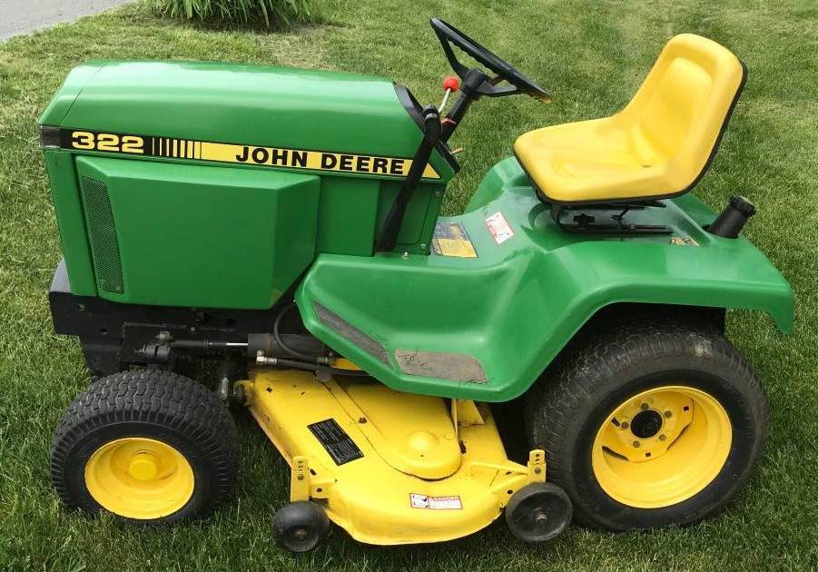 John Deere 322 Lawn and Garden Tractor