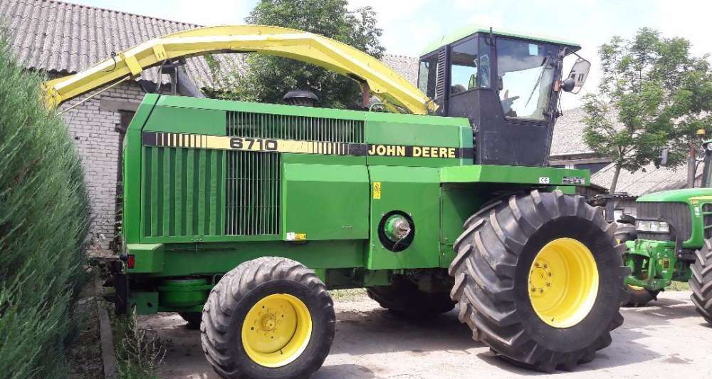 John Deere 6710 Forage Harvester