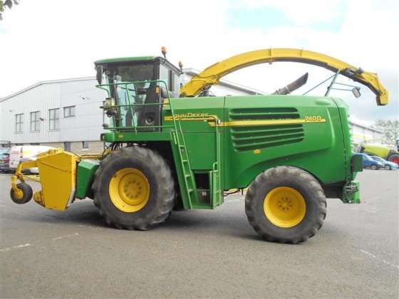 John Deere 7400 Forage Harvester