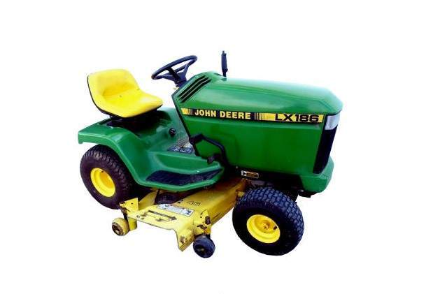 John Deere LX186 Lawn Tractor